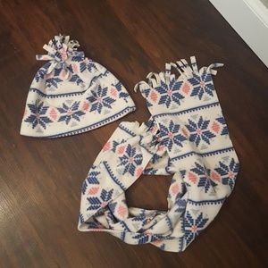 Toddler girls hat and scarf set